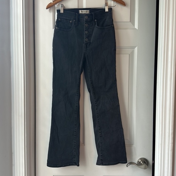 Cali Demi-Boot Jeans in Bellspring Wash: Button-Front Edition size 24 black - Picture 6 of 10